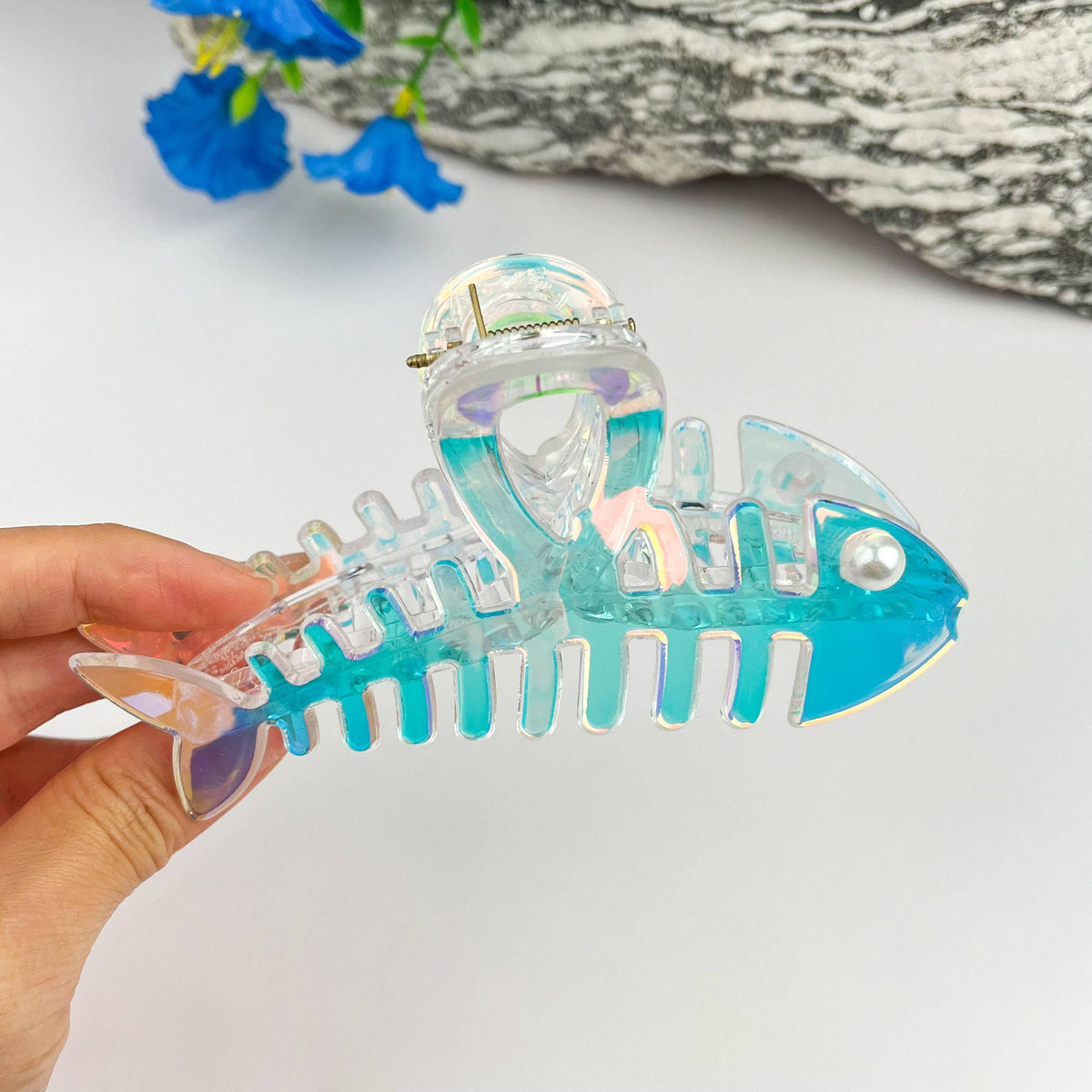 Pearl Fishbone Hair Claw Clip